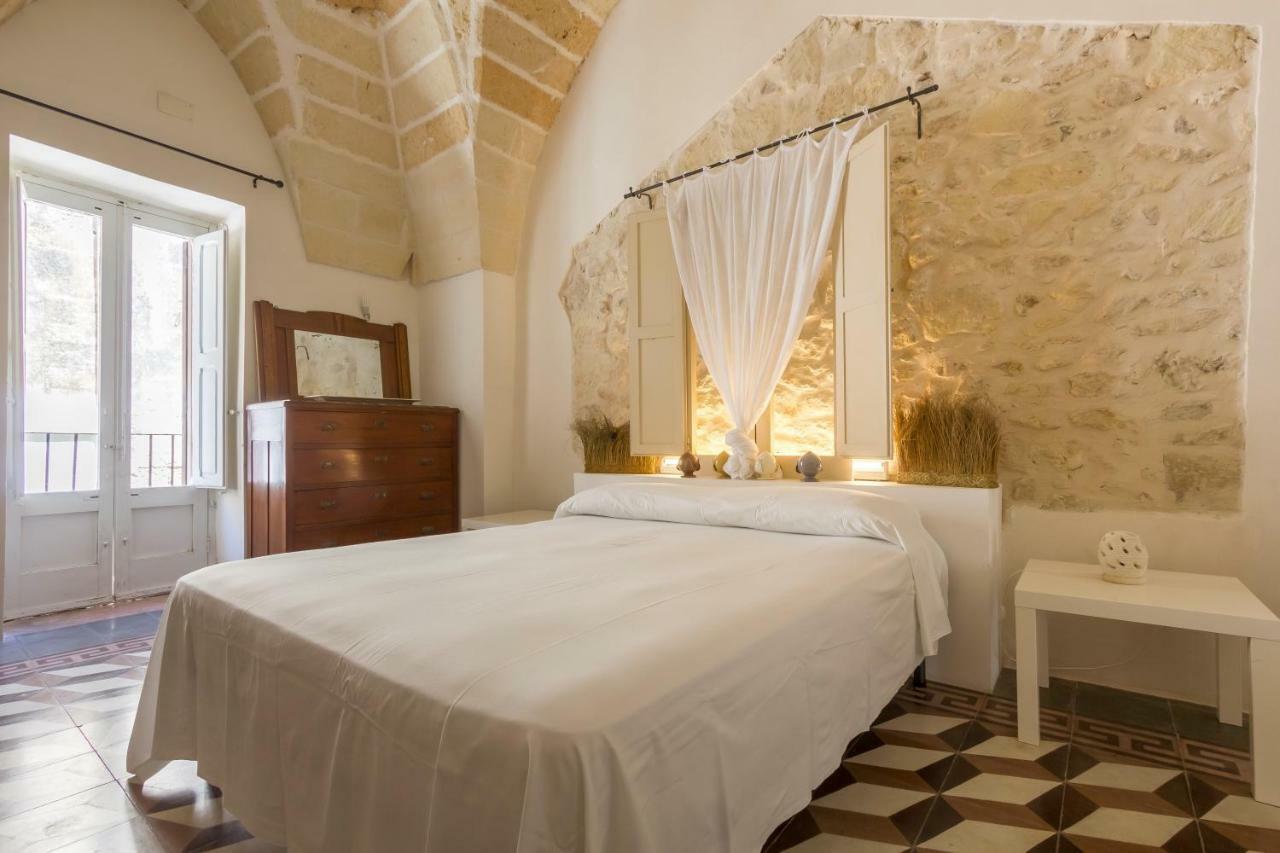 Explore The Historic City On Foot From An Old Town House Lecce Eksteriør bilde