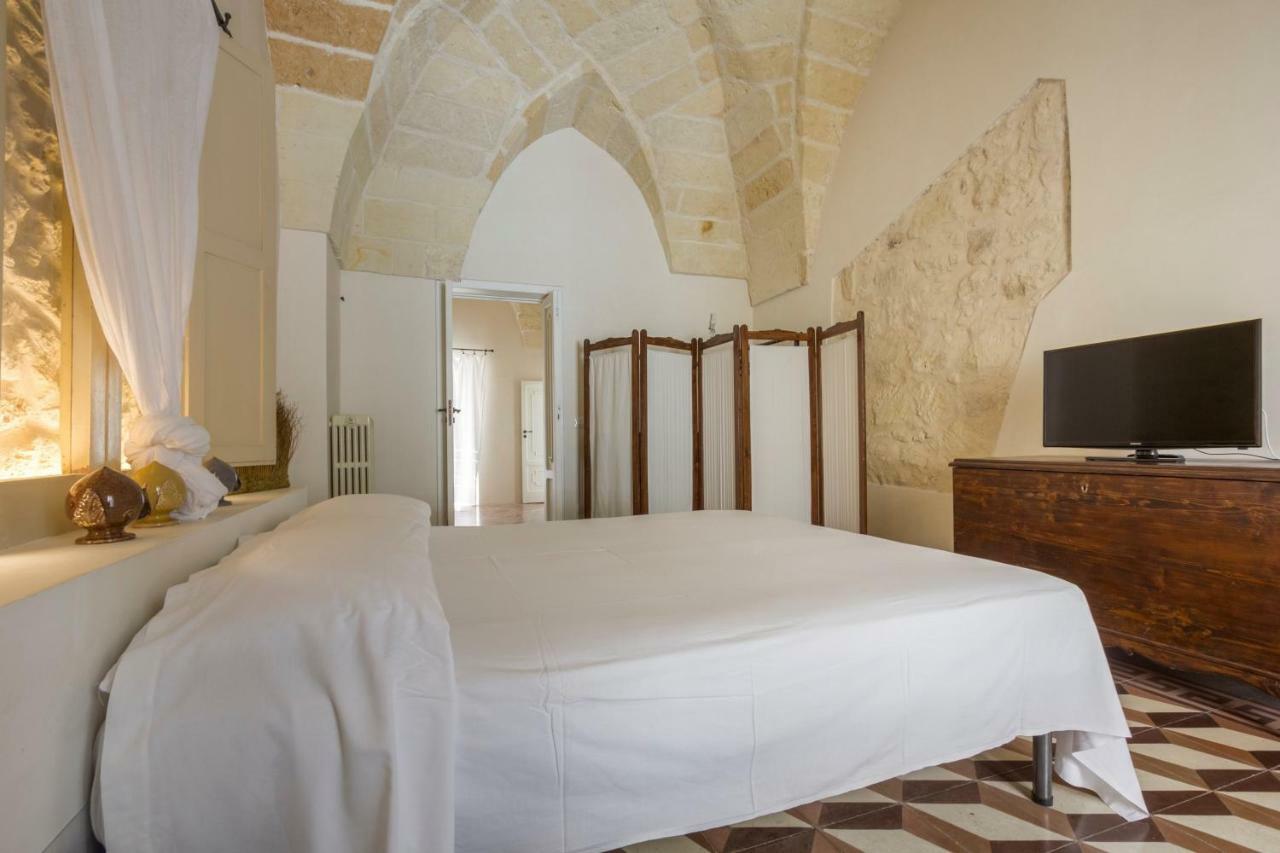 Explore The Historic City On Foot From An Old Town House Lecce Eksteriør bilde