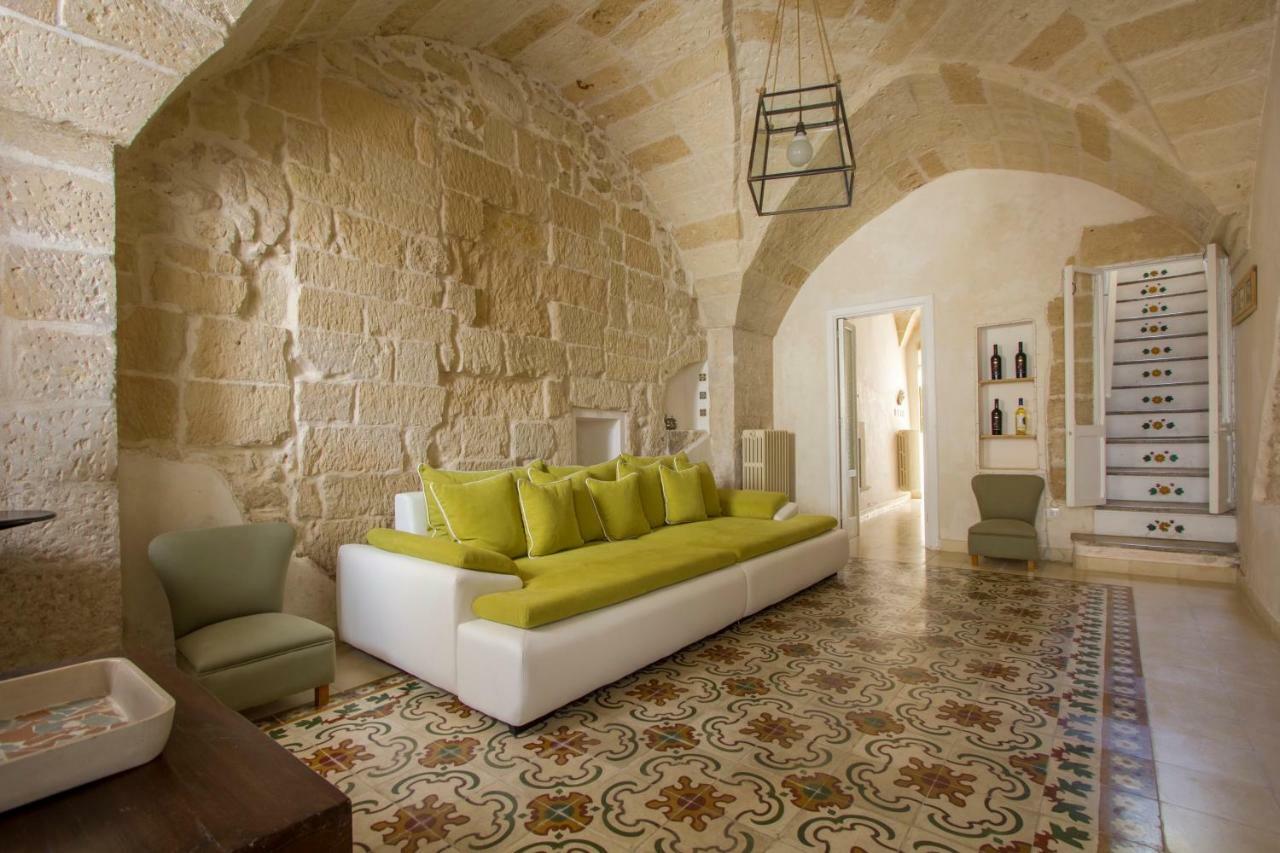 Explore The Historic City On Foot From An Old Town House Lecce Eksteriør bilde