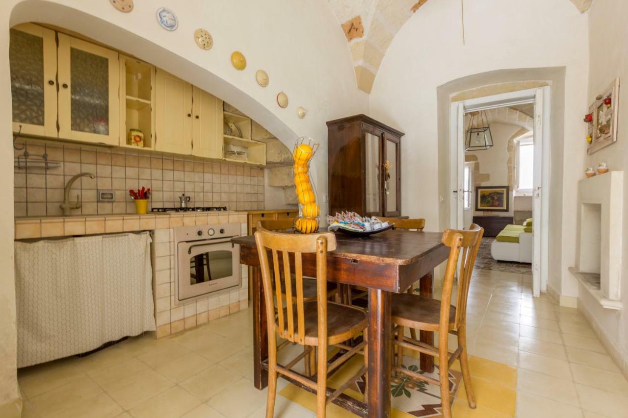 Explore The Historic City On Foot From An Old Town House Lecce Eksteriør bilde